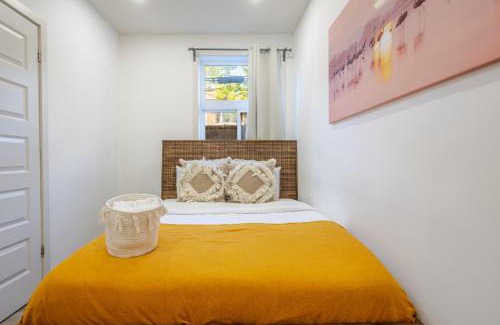 Cote-Des-Neiges—Notre-Dame-De-Grace Apartment | The Grand NDG Stay Your Home in NDG