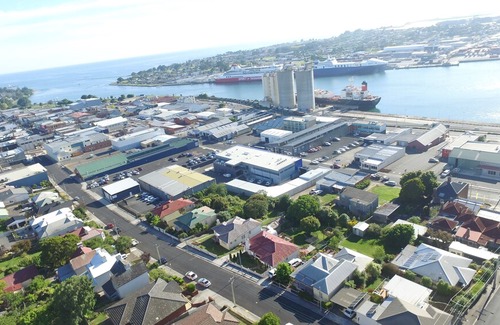 Devonport Hotel | The Grand on Macfie