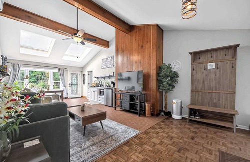 Onondaga House | The Grand Riverhouse