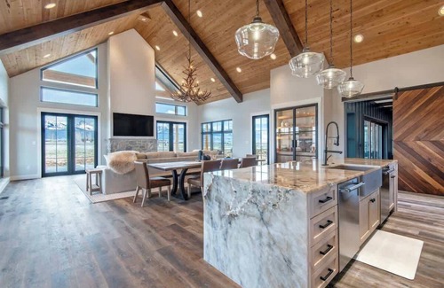 Clawson House | The Grande Dom | Private Luxury Mountain Estate