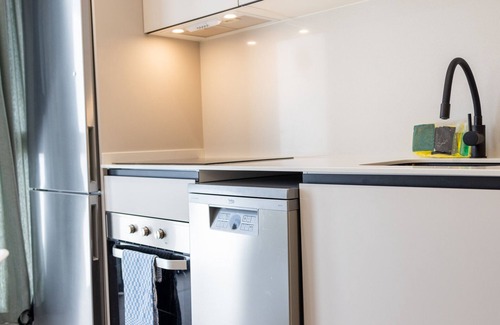 Nou Moles Apartment | The Green Apartment II by Florit Flats