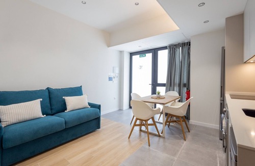 Nou Moles Apartment | The Green Apartment III by Florit Flats