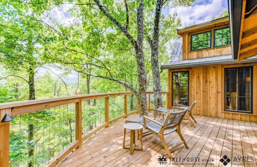 Gatlinburg House | The Green Ash in Treehouse Grove at Norton Creek