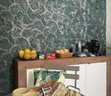Santa Maria la Carita Bed & Breakfast | The green leaves