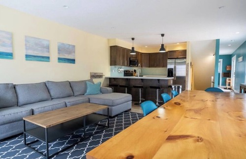 Grand Bend Cottage | The Grey Beach House! In the heart of Grand Bend