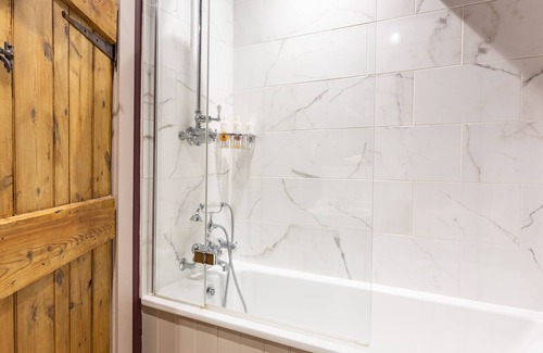 Letcombe Regis Hotel | The Greyhound Inn