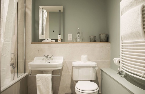 Letcombe Regis Hotel | The Greyhound Inn