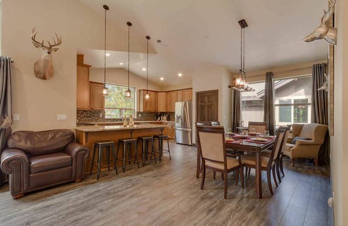 Tahoe Island House | The Grizzly Cabin