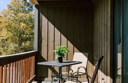 Wildernest Condo | The Grizzly Den - 2 BR in Wildernest