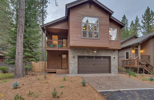 Tahoe Island House | The Grizzly House