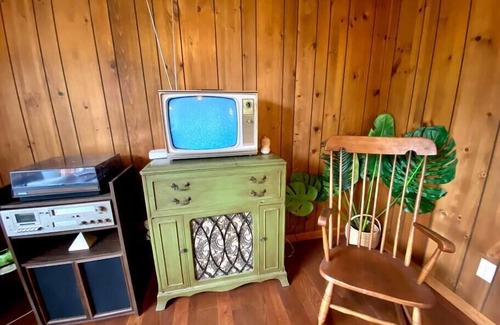 Addison House | The Groovy Lake House