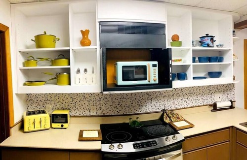 Addison House | The Groovy Lake House