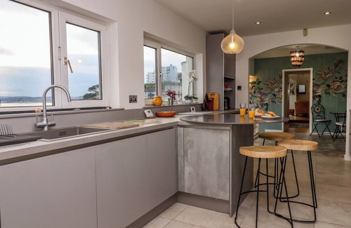 Torquay City Centre Cottage | The Grottoes