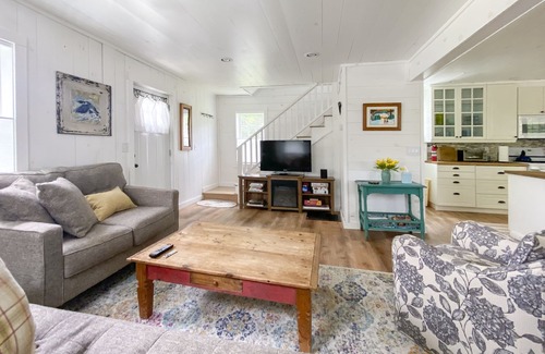 Wells House | The Guest House — Bright, Artistic & Pet-Friendly