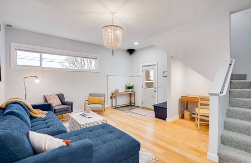 Excelsior House | The Guest House - Carriage House