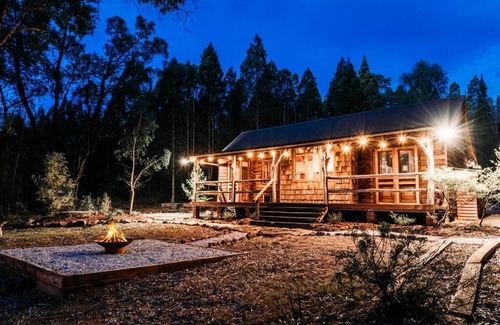 Budgee Budgee House | The Gully - Dreamy Cabin on Acres of Outback Charm