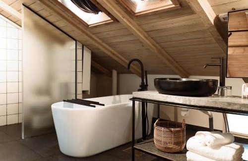 Neve Tzedek Hotel | THE GUTMAN TLV - Neve Tzedek