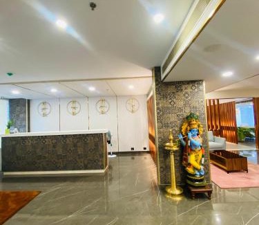 Kuppaayil Hotel | The Habitat Suites-Walkable distance to Guruvayoor temple