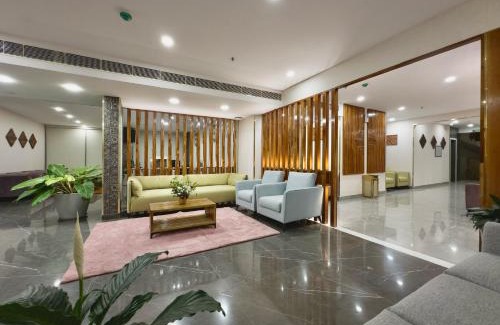 Kuppaayil Hotel | The Habitat Suites-Walkable distance to Guruvayoor temple