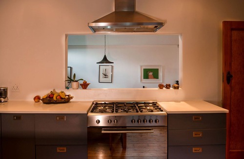 Parkview House | The Hacienda Parkview. Historical charm and character. It embraces village-style