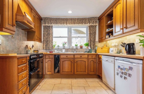 Aubourn Cottage | The Hall promises an experience that is unforgettable.