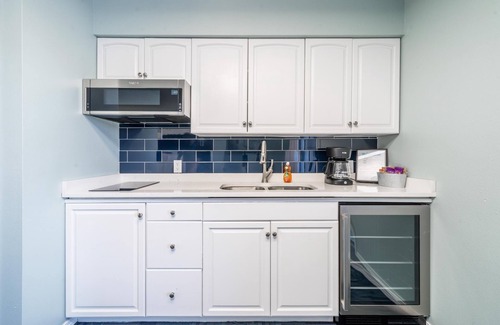 Rockwell Apartment | The Hamilton Lakefront Studio 11