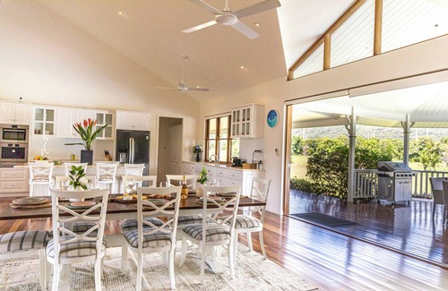 Craiglie House | 'The Hampton Lodge' with private heated pool on 25 acres