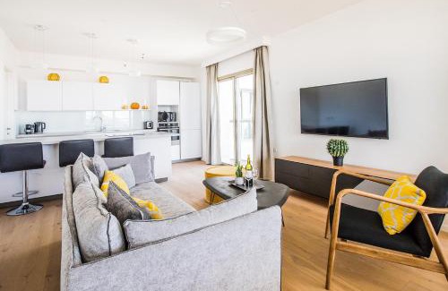 Jerusalem City Centre Apartment | The Haneviim Court - 3BDR High Standard