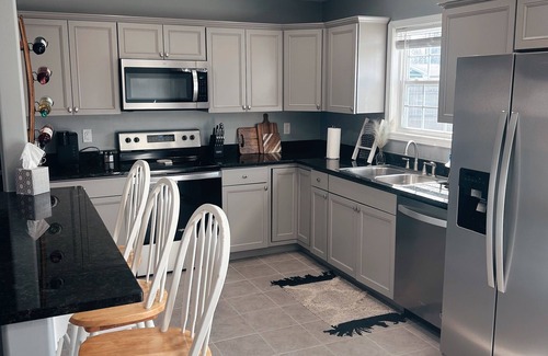 Hanover House | The Hanover Hideaway! Minutes from Hanover College, 5 Miles to Downtown Madison!