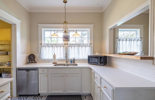 Thomasville House | The Hansell House, your Downtown Thomasville Destination! Family + Pet Friendly!