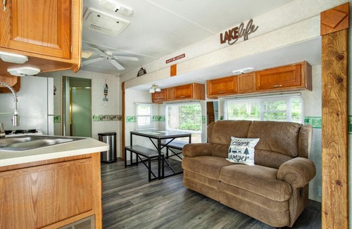 Dandridge House | The Happy Camper A Peaceful Retreat