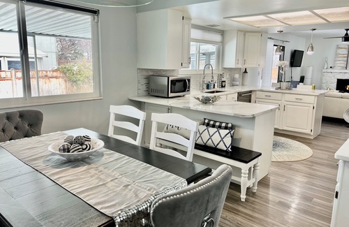 Sandy House | The Happy Place