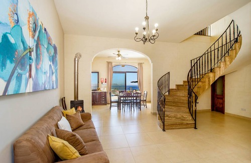 Ghajnsielem Apartment | The Harbour Holiday Home