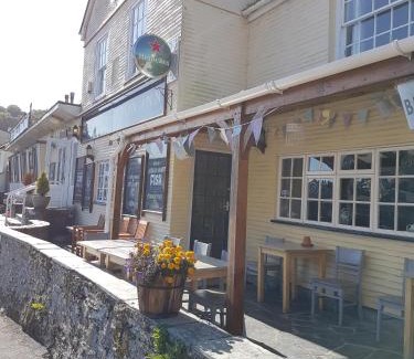 West Looe Hotel | The Harbour Moon