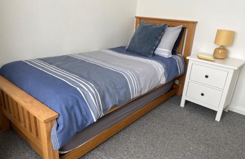 Fishguard House | The Haven, Fishguard, ideal for Beach, coastal path and town!