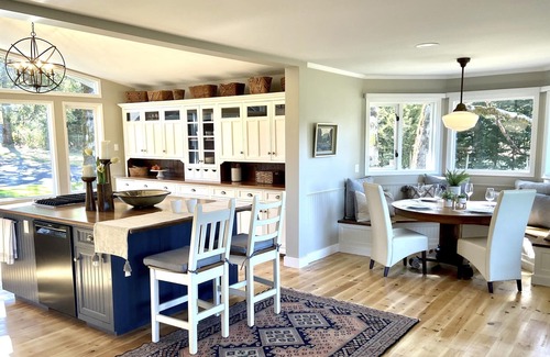 North Cowichan House | The Haven - Maple Bay's Premier Getaway