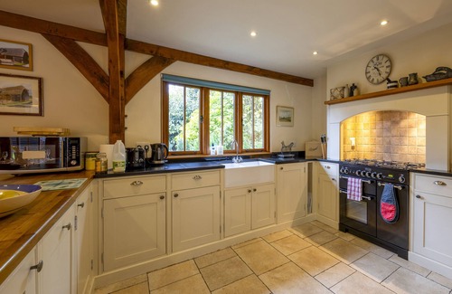 Chislet Cottage | THE HAYLOFT, character holiday cottage, with open fire in Herne Bay