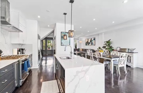 Columbia Heights House | The Heights - Luxury Stay w/Garage - Near Metro