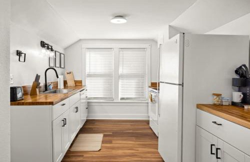 Peoria Heights House | The Heights Nook Peaceful Getaway with a Den