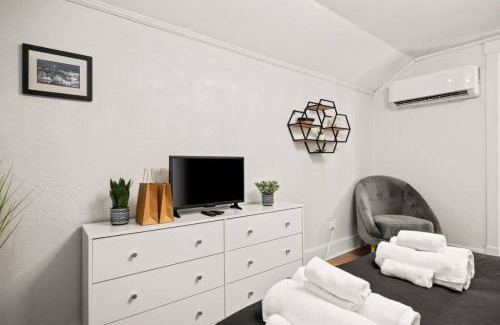 Peoria Heights House | The Heights Nook Peaceful Getaway with a Den