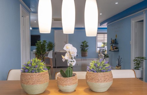 Ekurhuleni House | The Hemingway House 1415 min from O.R Tambo.