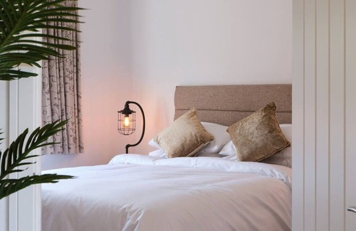 Monknash Ski Chalet | The Heritage Retreat