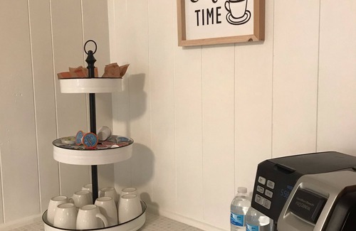 Warrington House | The Heron Hideaway-entire private home near NAS