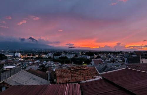 Bogor Tengah Hotel | The Hi-Rise Suryakencana