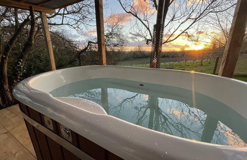 Littlebredy Cabin | The Hide With Private Wood Fired Hot Tub. A truly romantic getaway on a Vineyard