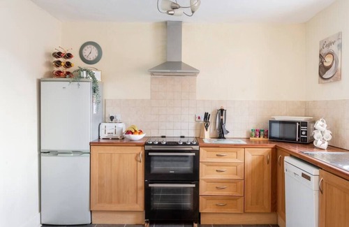 Blandford Saint Mary Apartment | The Hideaway, lovely cozy place in Blandford Forum