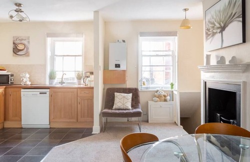 Blandford Saint Mary Apartment | The Hideaway, lovely cozy place in Blandford Forum