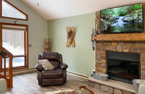 Lake Ariel Cottage | The Hideout Cottage w/ Access to Lakes & Ski Slope