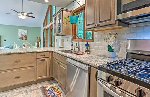 Lake Ariel Cottage | The Hideout Cottage w/ Access to Lakes & Ski Slope