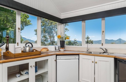 Myocum House | The Hideout House - hinterland views for miles!